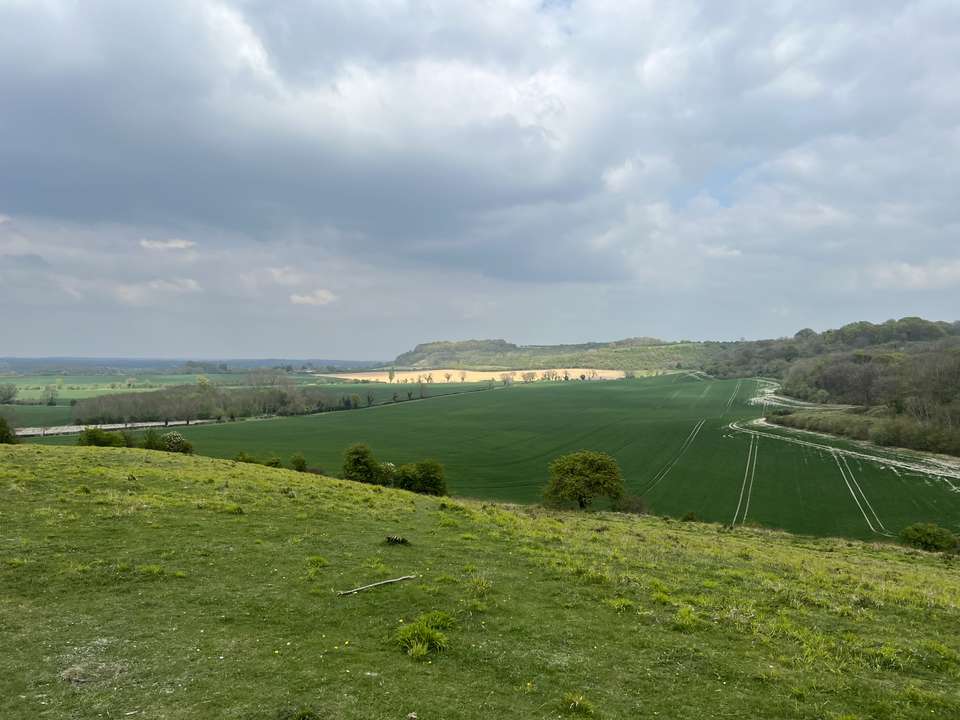 Sharpenhoe Clappers in the distance